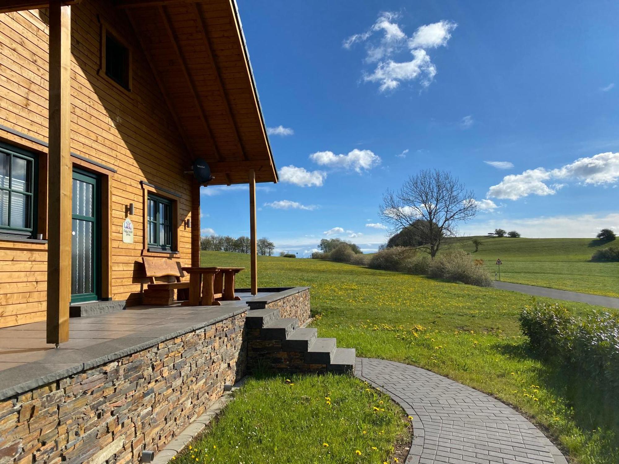 Holzhaus Onkel Fritz Mit Sauna Und Whirlwanne Esch (Rhineland-Palatinate) Exterior foto
